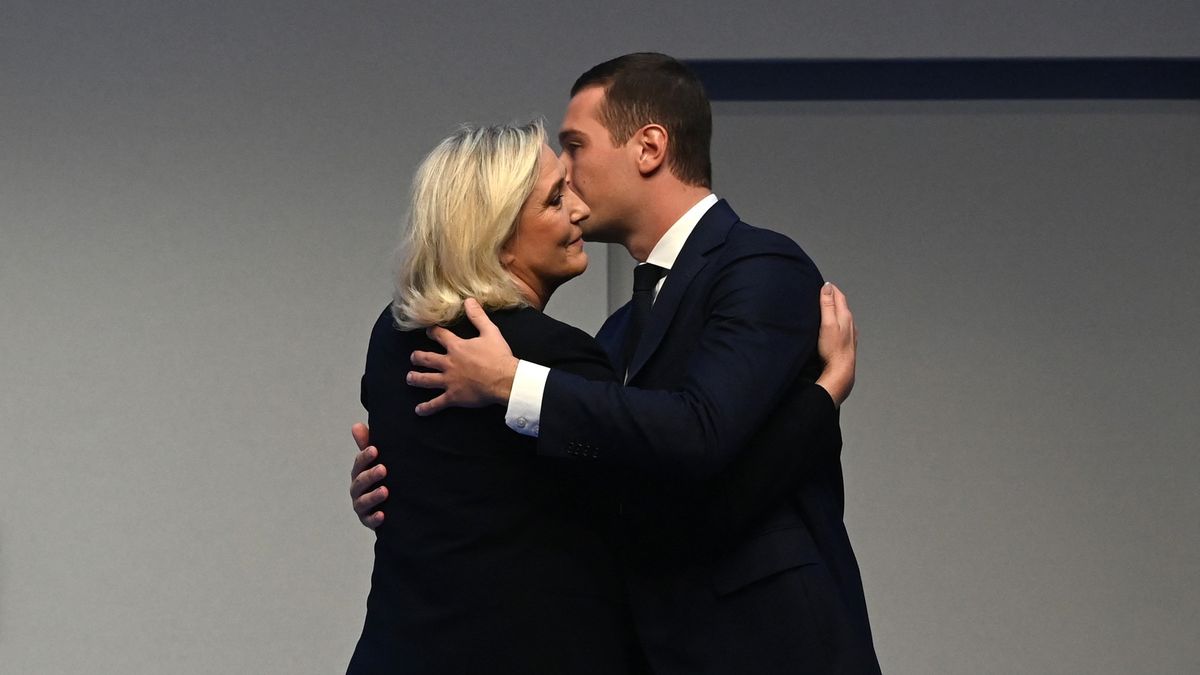 Poprvé mimo rodinu. Le Penovou střídá v čele Národního sdružení Bardella